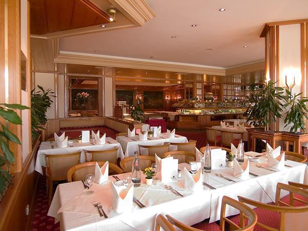 Kurpark-Hotel Bad Dürkheim Restaurant foto
