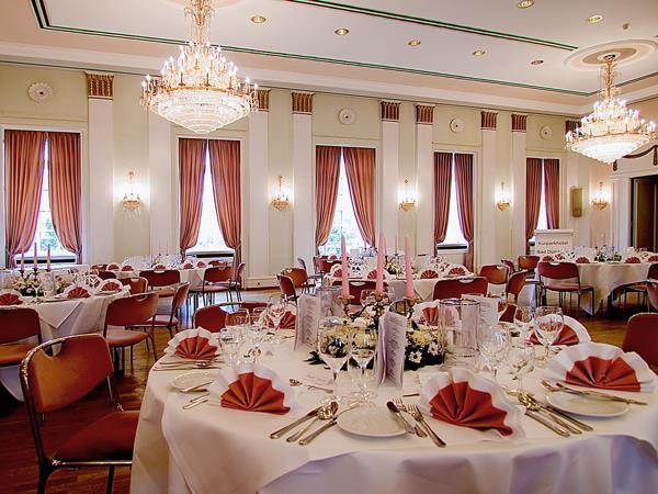 Kurpark-Hotel Bad Dürkheim Restaurant foto